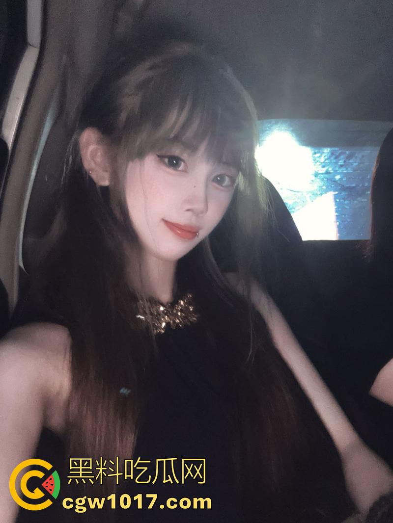 瓜友投稿!夜店认识的黄毛反差婊,颜值精致身材纤细诱人,自慰抚摸小穴和屁眼,这大肥屁股太适合后入了!-1