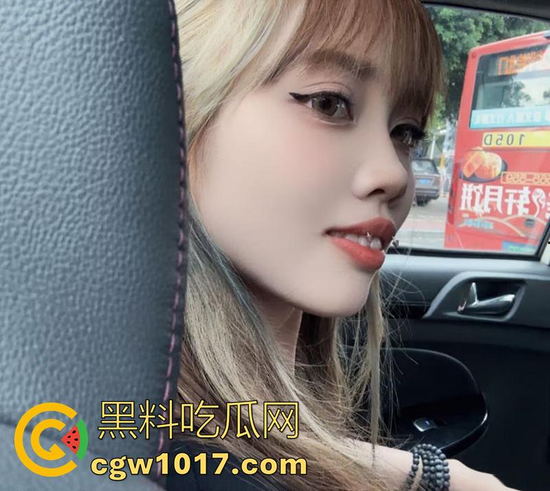 瓜友投稿!夜店认识的黄毛反差婊,颜值精致身材纤细诱人,自慰抚摸小穴和屁眼,这大肥屁股太适合后入了!-5