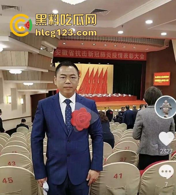 合肥亮证姐亮2万包耍官威,想白坐车反遭司机怼!违规执法结局大快人心!-11