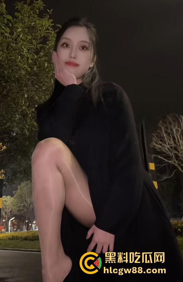 吉林医专骚母狗【杨思思】长腿极品学生妹性瘾炸裂，天天网上撩骚发自慰视频勾网友操，水手服约啪流出直接硬爆！-4