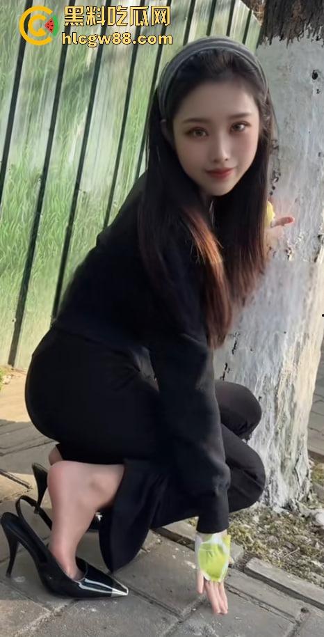 吉林医专骚母狗【杨思思】长腿极品学生妹性瘾炸裂，天天网上撩骚发自慰视频勾网友操，水手服约啪流出直接硬爆！-6