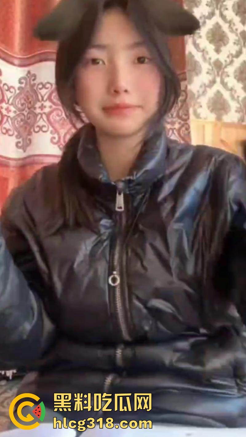 网聊西藏大奶清纯妹，拿裸照威胁背着男友自慰裸聊，聊天记录全部曝光，实在太刺激了-13